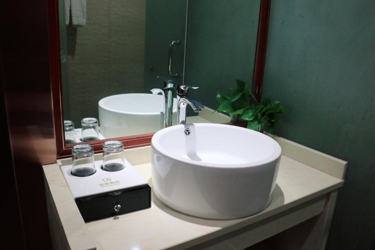 Yiwu Luckbear Hotel Exteriör bild